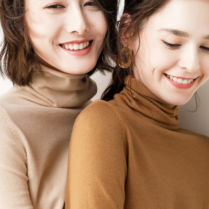 Short roll-neck knit sweater made of wool blend