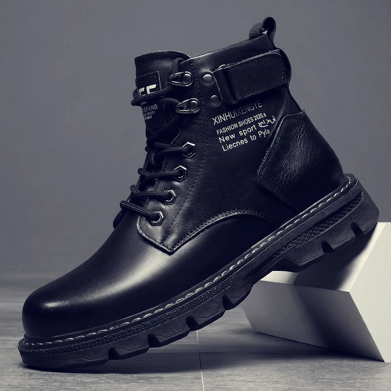 Padded men's boots in modern style