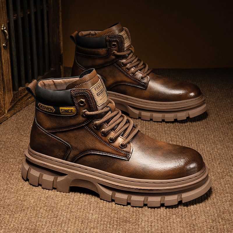 Modern men's boots in English style