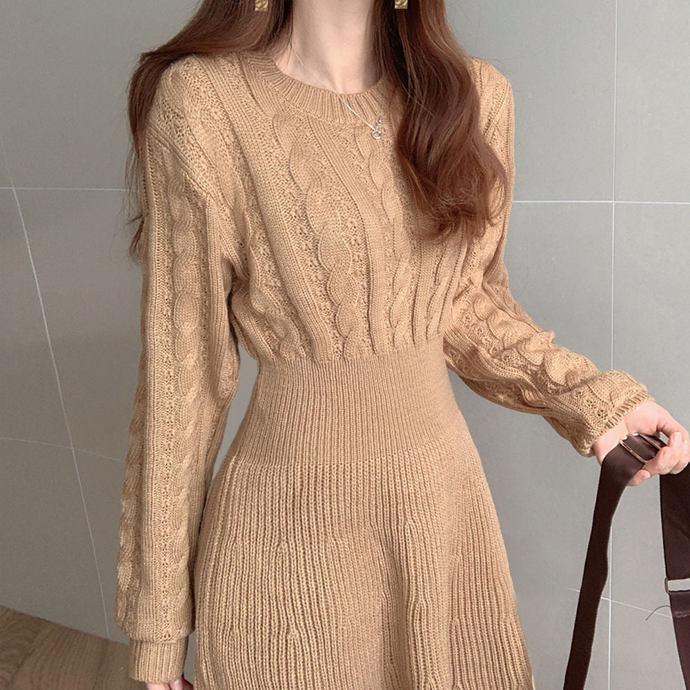 Robe tricotée pour femmes avec structure en câble et ourlet évasé Chic & Stil