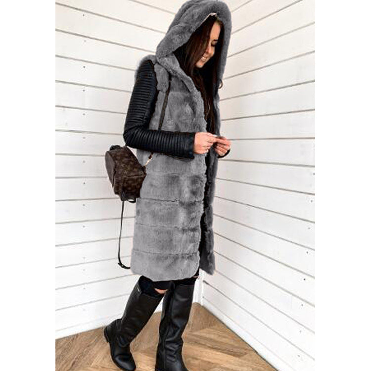 Ladies trendy hooded coat in faux fur Lune London