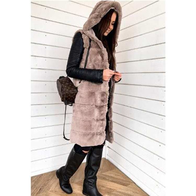 Ladies trendy hooded coat in faux fur Lune London