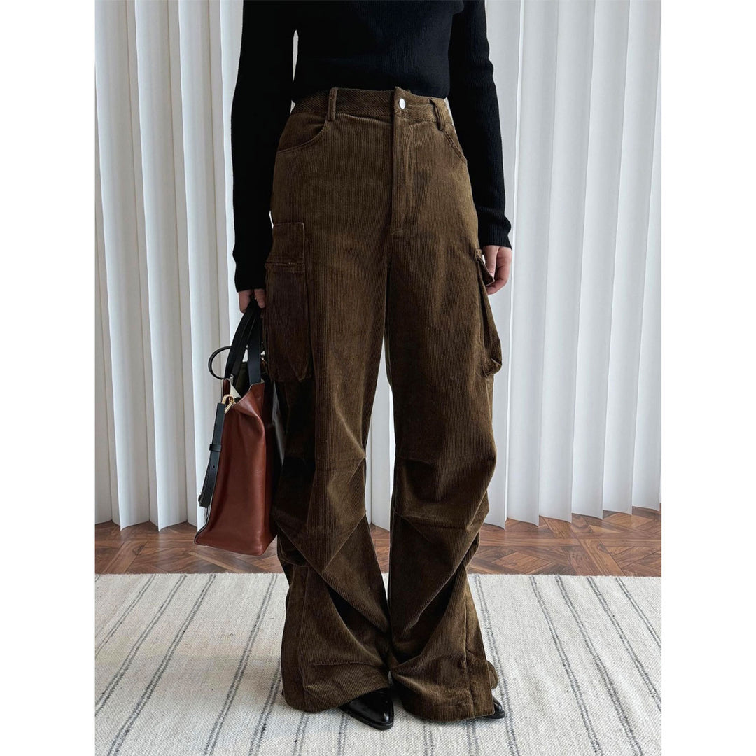 Women’s corduroy pants, wide cut, cargo pockets