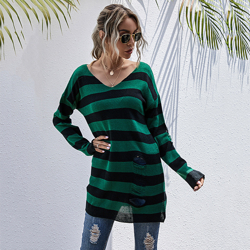 Pull en tricot surdimensionné pour femmes avec décolleté en V profond et motif à rayures tendance Chic & Stil