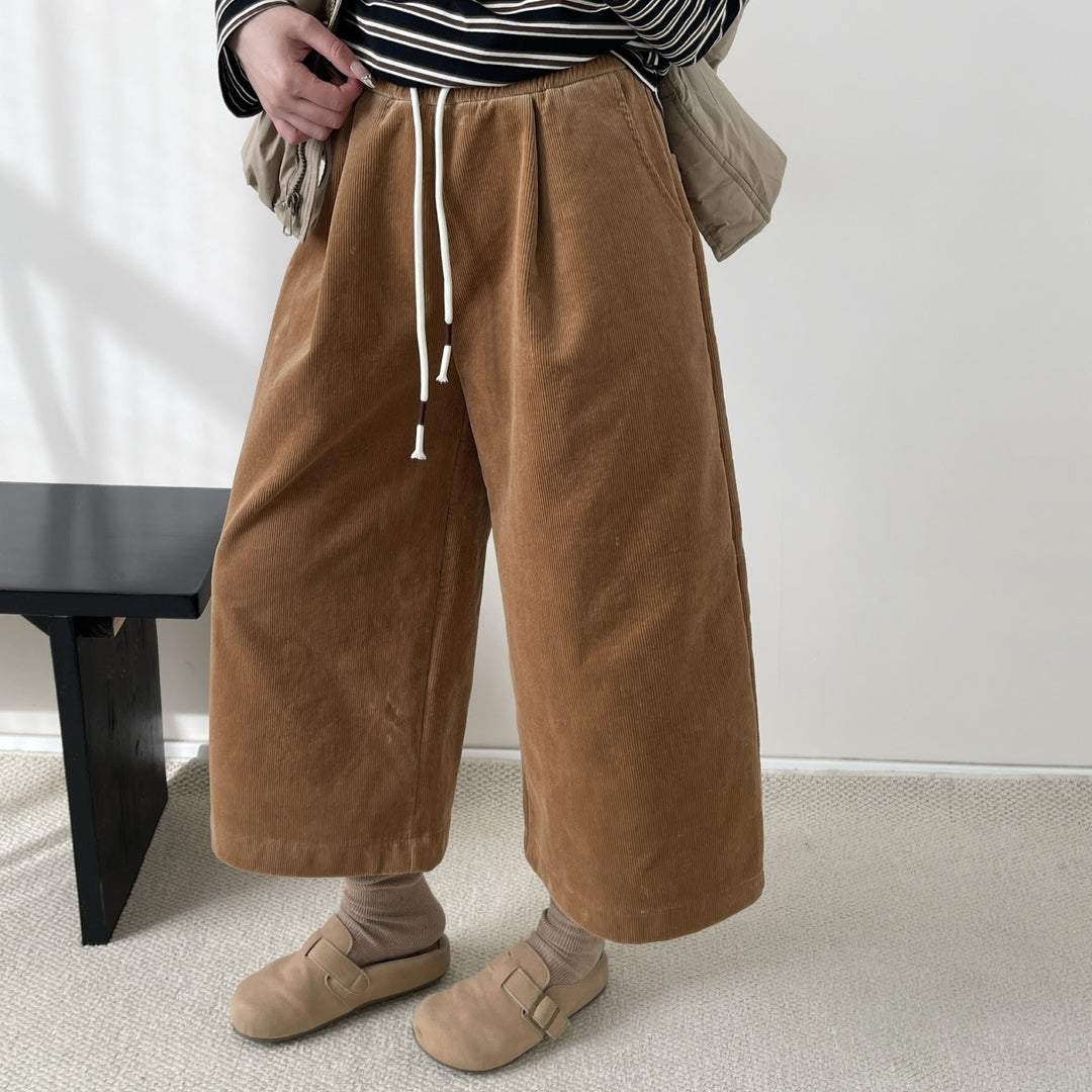 Women's corduroy pants, wide cut, ankle length, lined