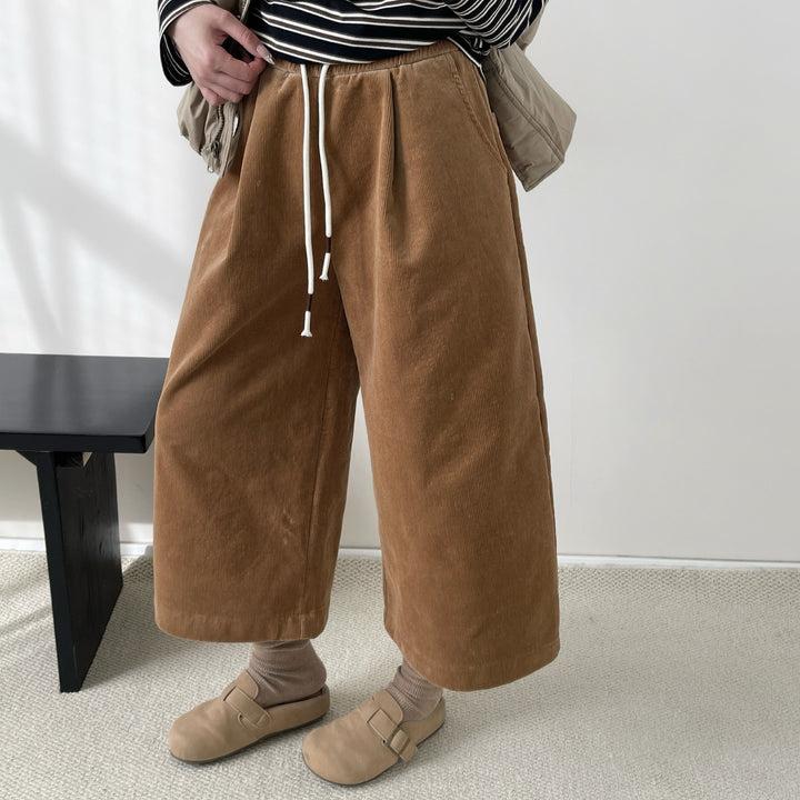 Women's corduroy pants, wide cut, ankle length, lined