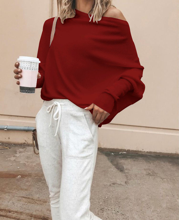 Sweatshirt oversized pour femmes avec encolure asymétrique et coupe décontractée Chic & Stil