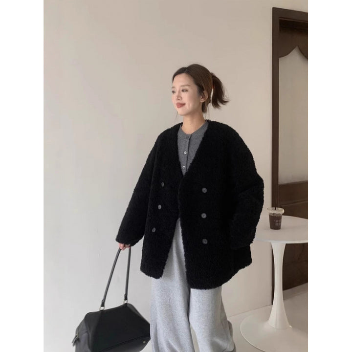 Women’s wool coat, 100% sheep wool, V-neck