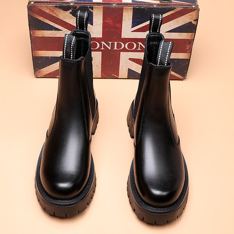 Padded men's leather boots, mid-high shaft