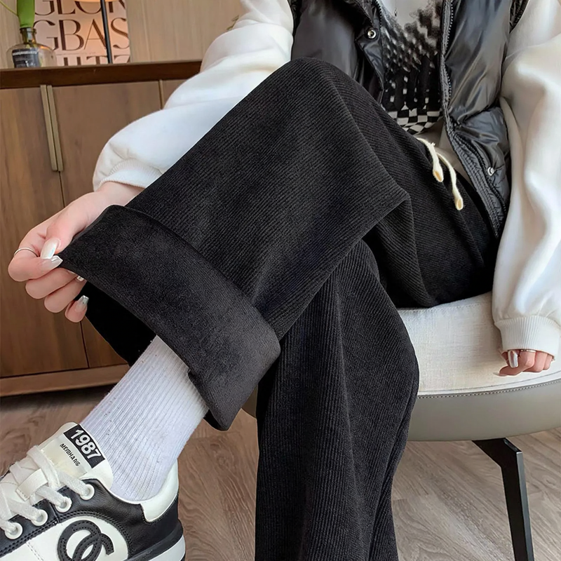 Loose cord pants with wide leg