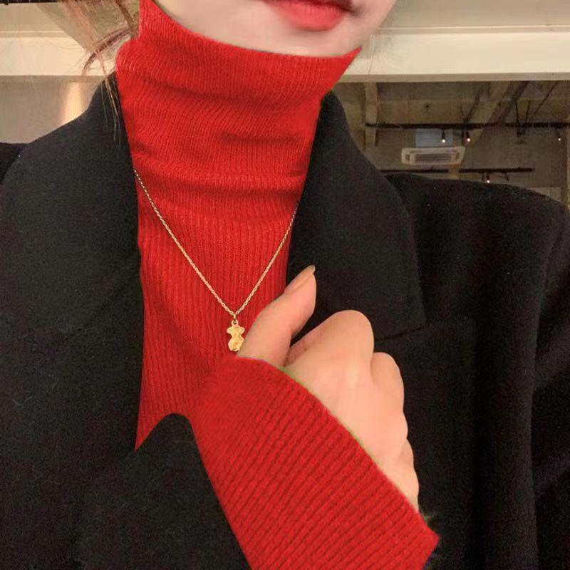 Narrow cut turtleneck knit sweater