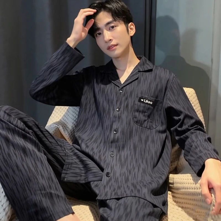 Lightweight men's pajamas made of cotton, long-sleeved