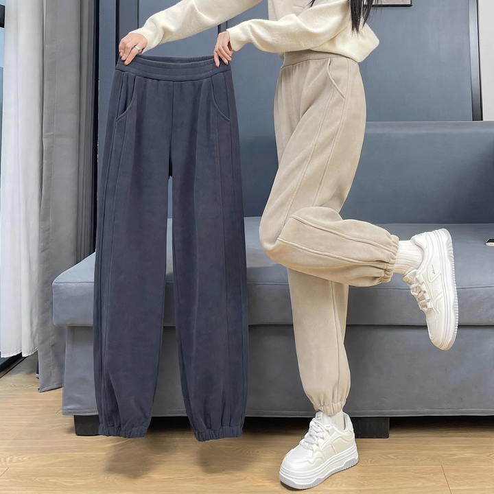 Padded women's corduroy trousers with cuffs