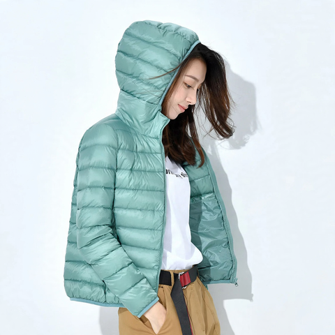 Women's padded jacket, short, fitted, with synthetic fiber filling