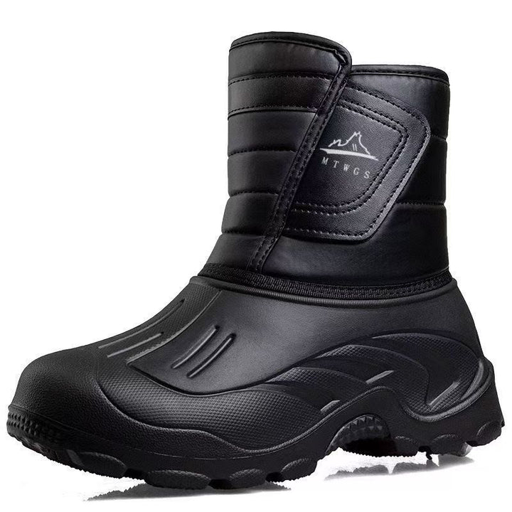 Padded men's winter boots for outdoor activities