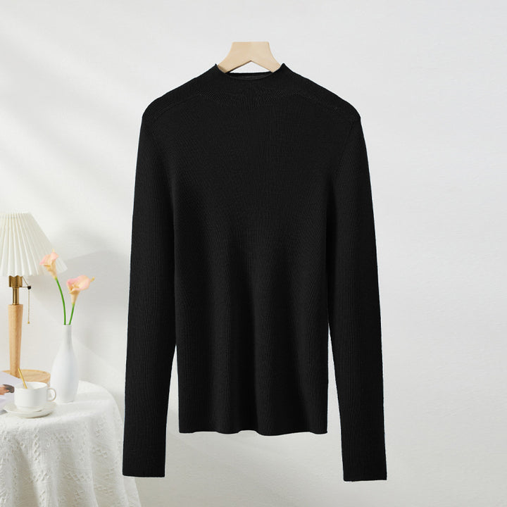 Women's turtleneck sweater made of merino wool