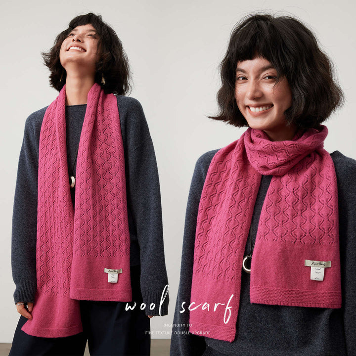 Merino wool scarf with lace detail
