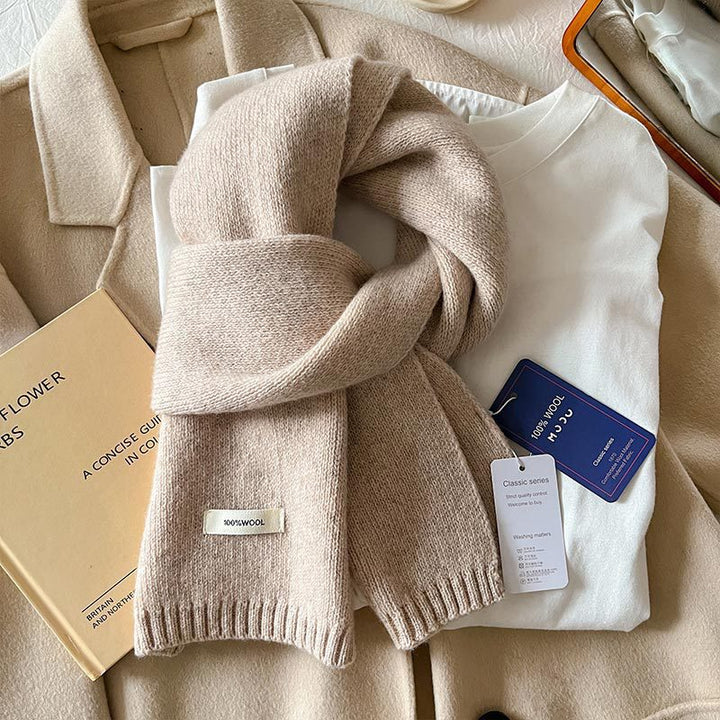 Narrow knitting scarf made of 100% Australian sheep wool