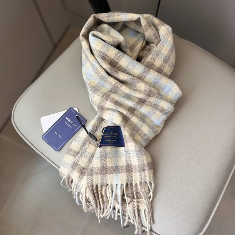 Classic wool scarf with check pattern, 190x33cm