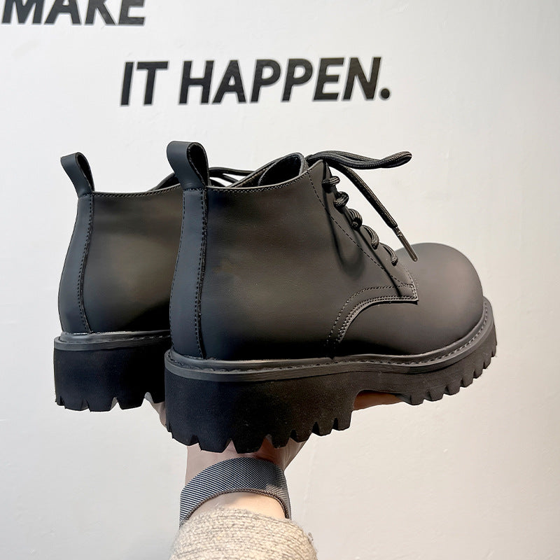 Men's work boots with thick sole