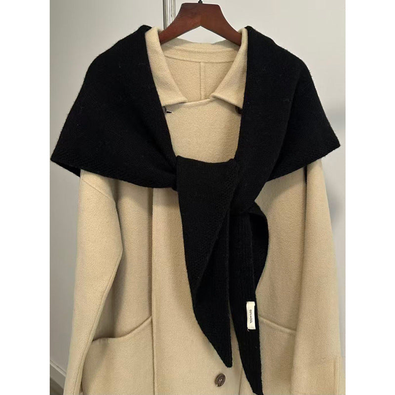 Triangle scarf made of wool and cashmere
