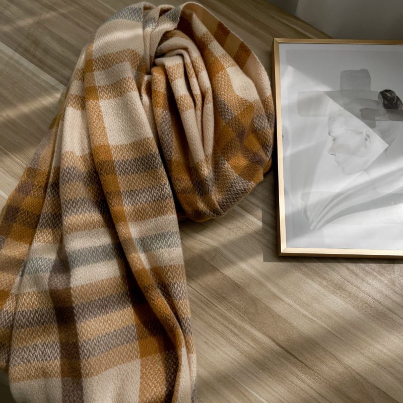 Checked scarf in cashmere look, warming