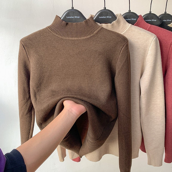 Women’s turtleneck sweater with inner fleece