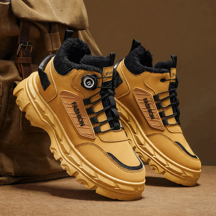 Robust men's ankle boots with platform sole