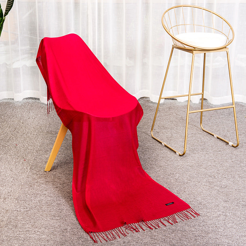 Thick scarf in cashmere look with fringes