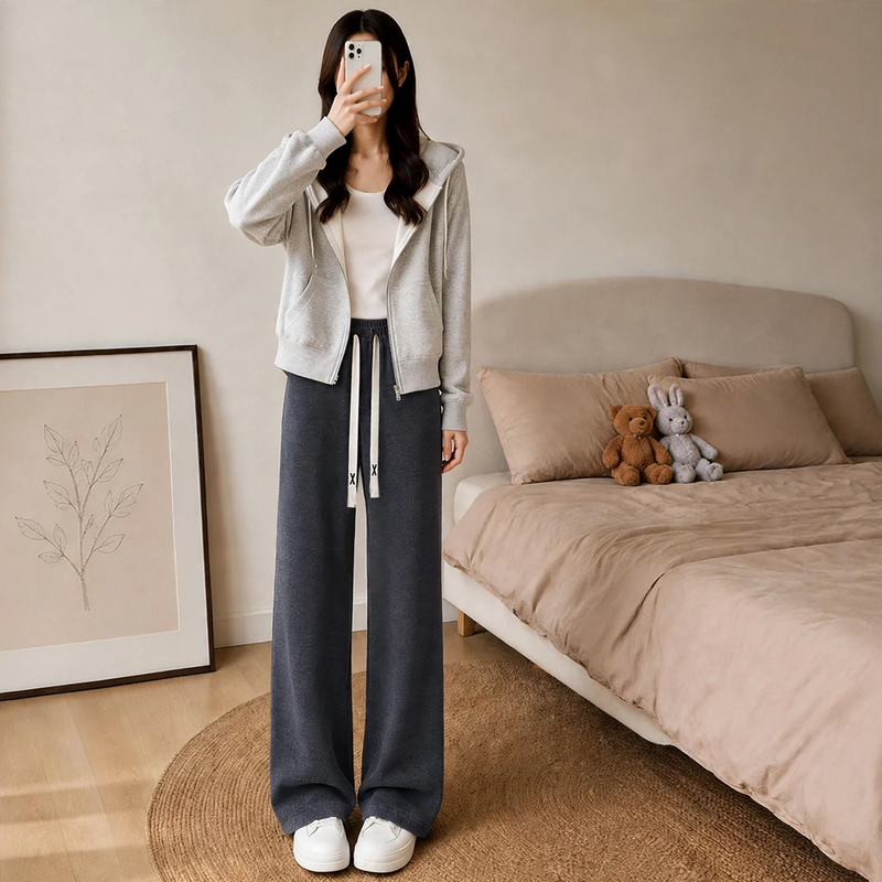 Fleece-lined women's corduroy pants with lamb fleece look