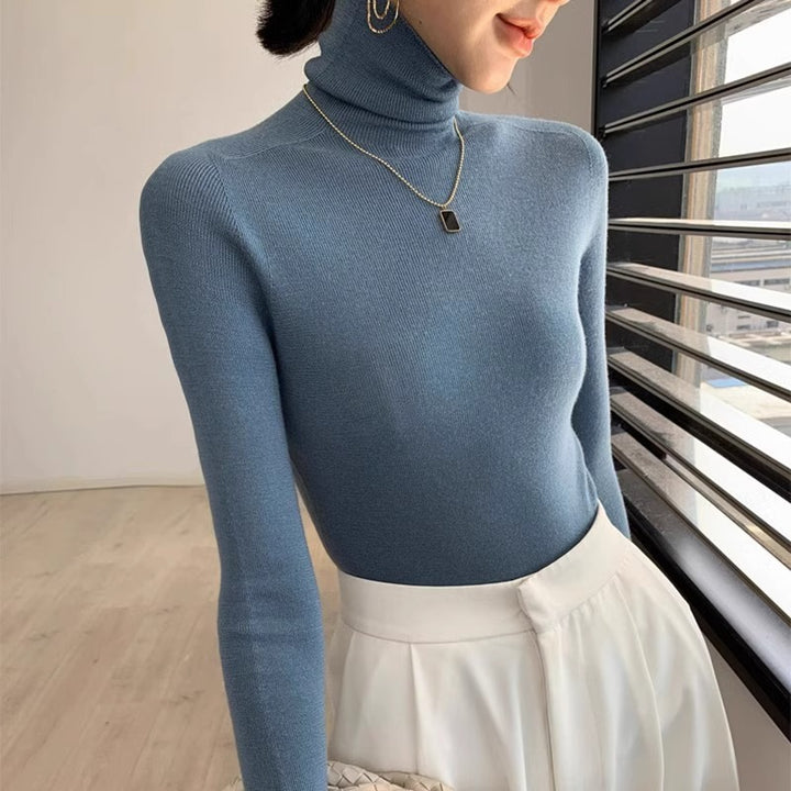 Women's wool pullover with stand-up collar