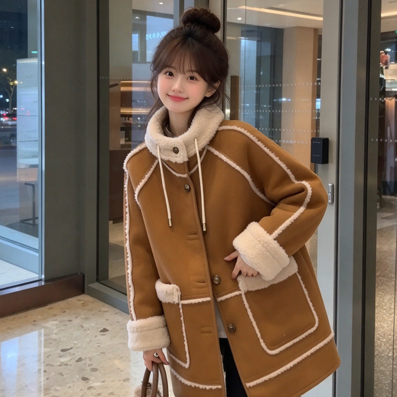 Women's faux suede coat with lamb fur lining