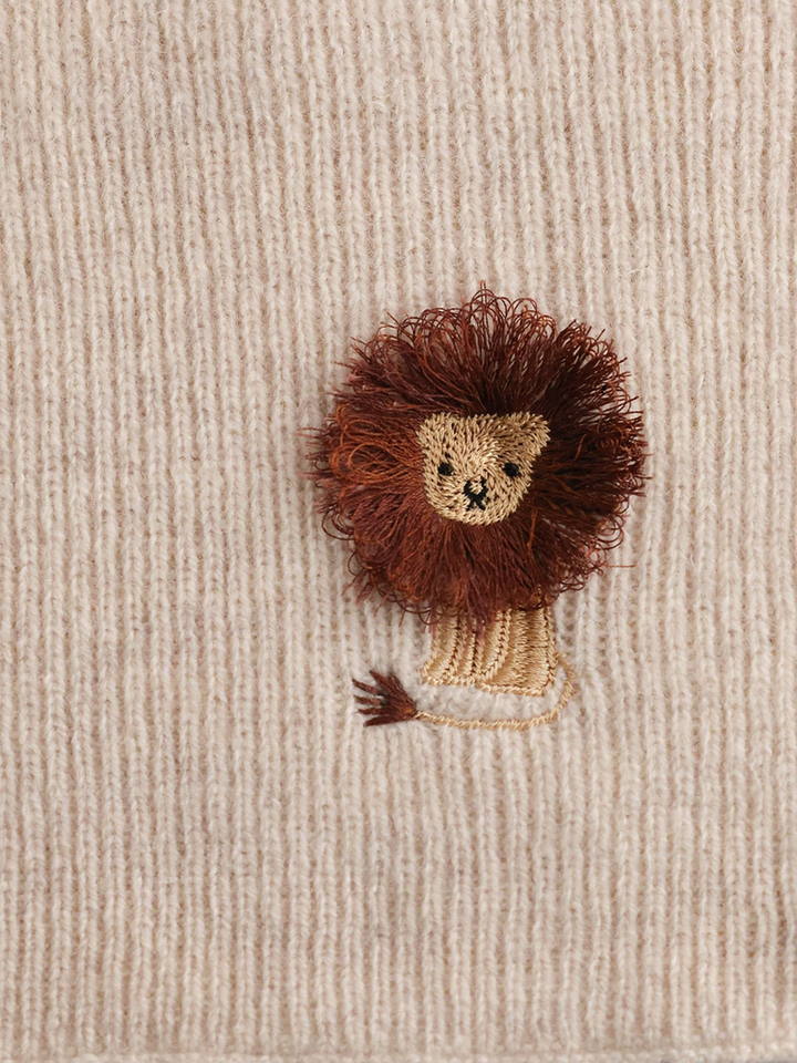 Merino wool scarf with lion embroidery, 32x160 cm