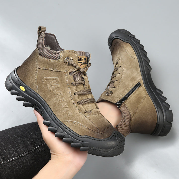 Men's winter boots made of pig leather with wool lining