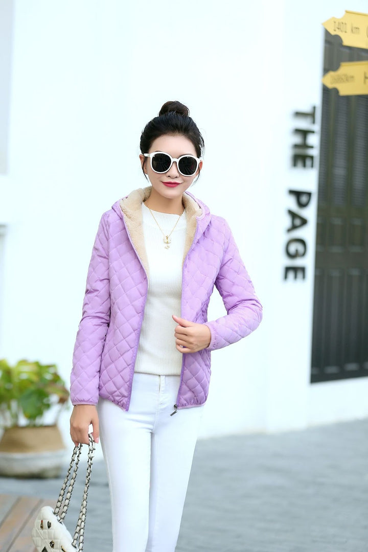 Short women's quilted jacket with lamb fleece lining