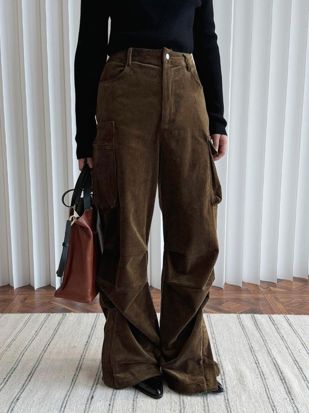 Women’s corduroy pants, wide cut, cargo pockets