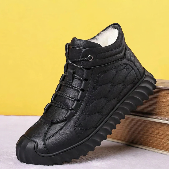Padded men's winter boots with thick sole