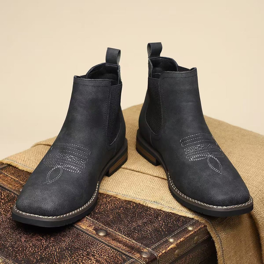 Classic men's Chelsea boots made of synthetic leather