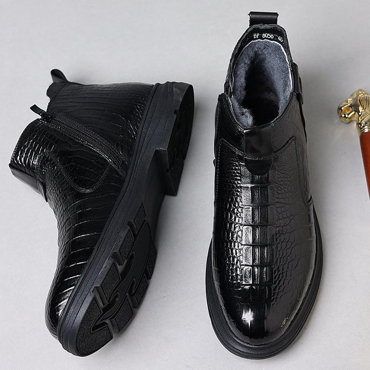 Elegant men's leather boots, lined