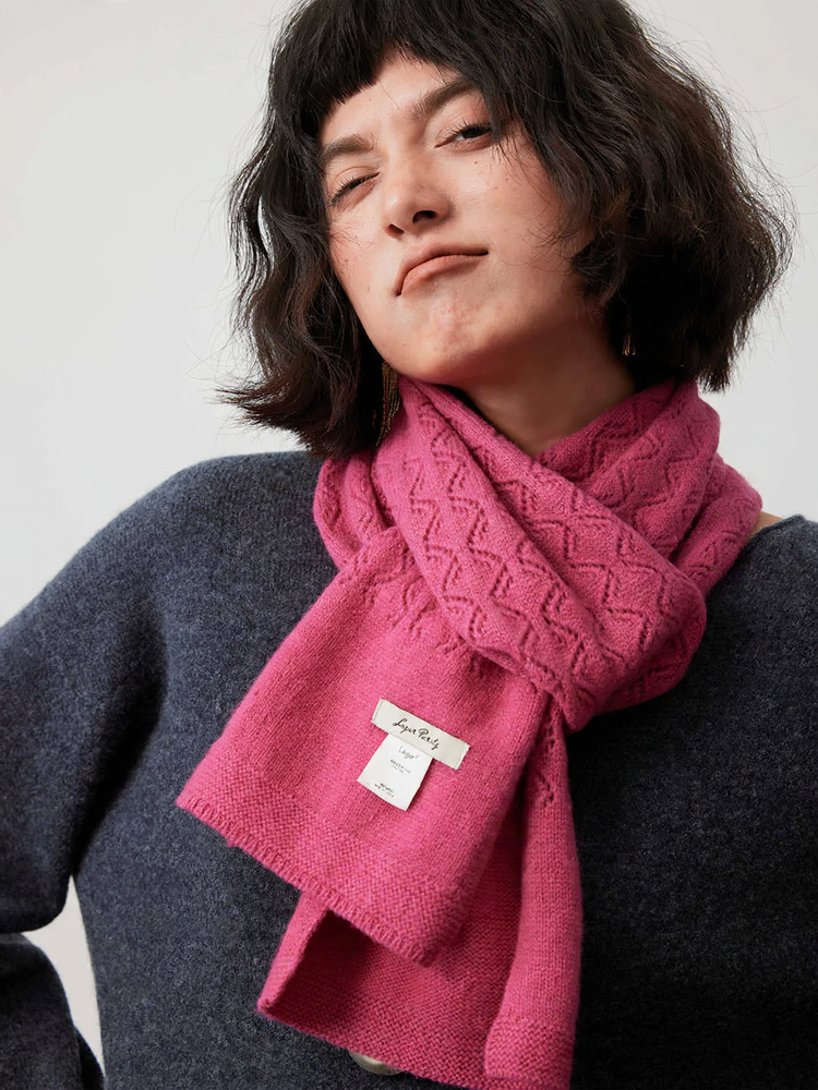 Merino wool scarf with lace detail