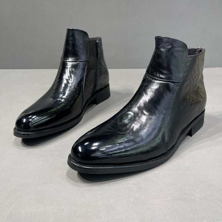 Padded men's Chelsea boots made of leather