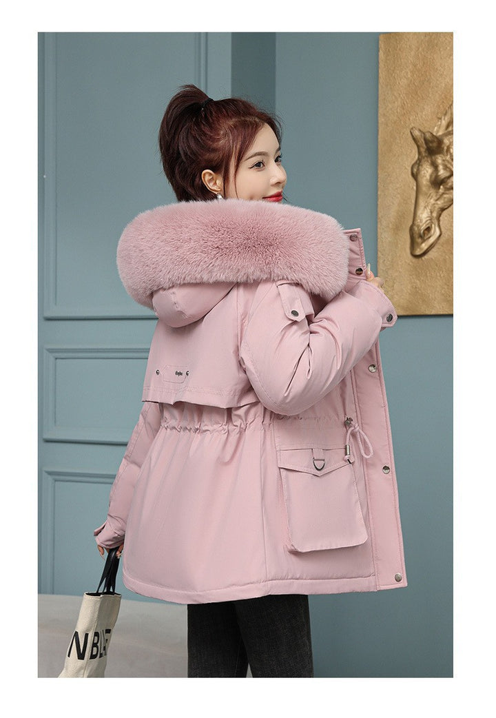 Loose women's parka with faux fur collar