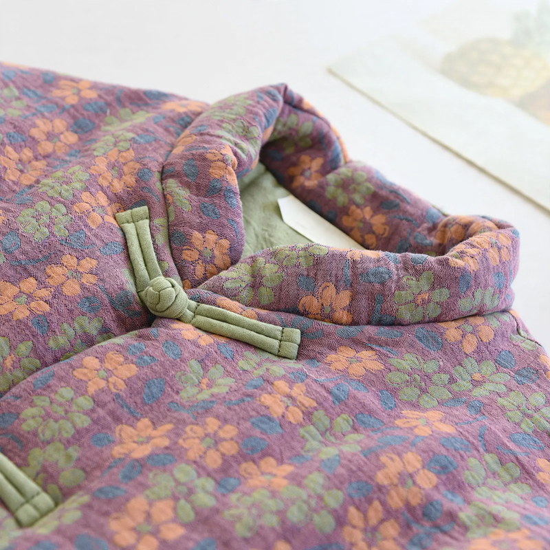 Women's quilted jacket in retro style with cotton filling