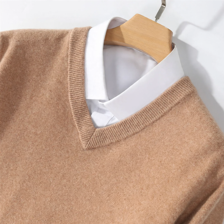 Men's wool pullover with V-neck