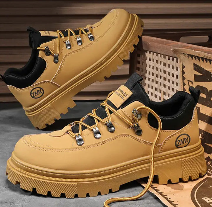Robust men's winter boots with warm lining
