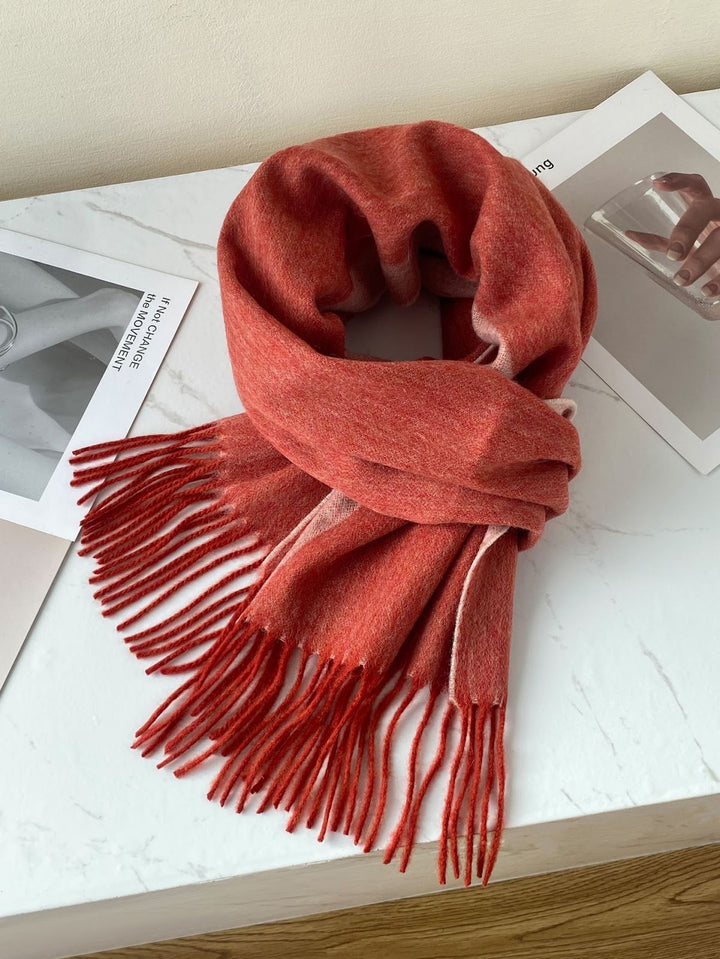 Checkered wool scarf with fringes, 188x30 cm