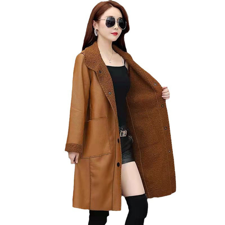 Teddy coat in medium length, casual style