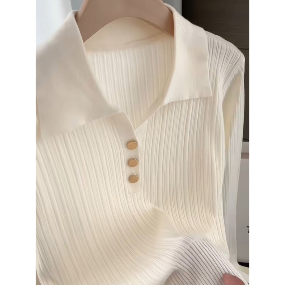 Warmer knitted pullover with contrast colors and zipper