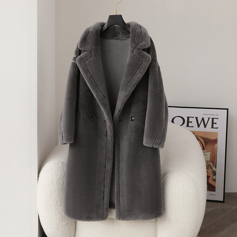 Relaxed women's winter coat made of virgin wool