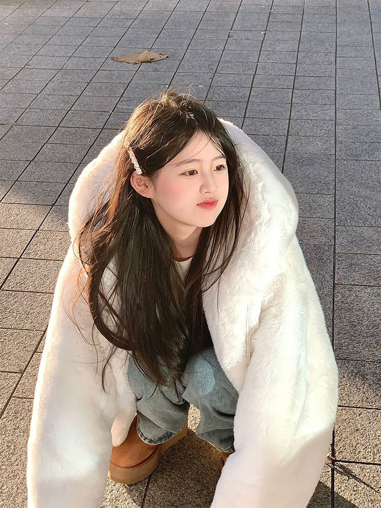 Mid-length coat with hood made of lamb fleece imitation